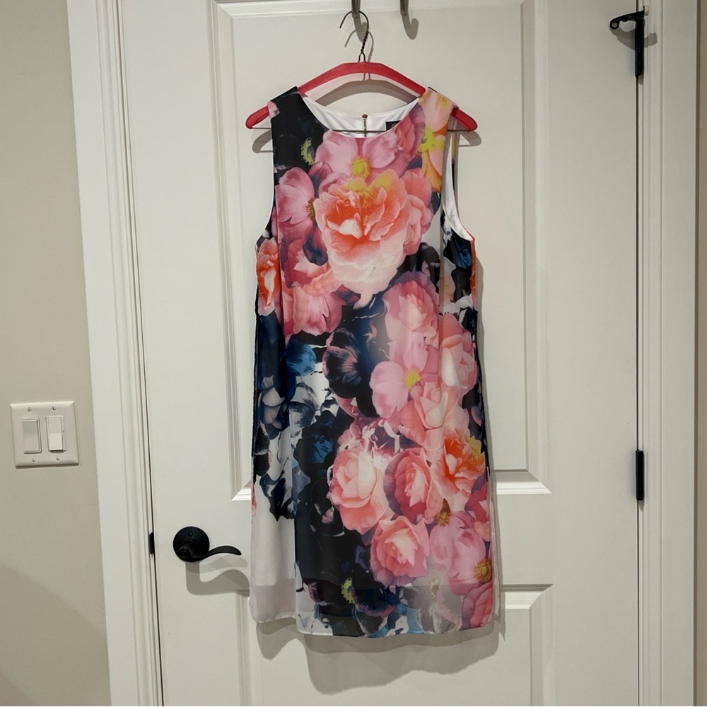 Vince Camuto Elegant floral print Dress